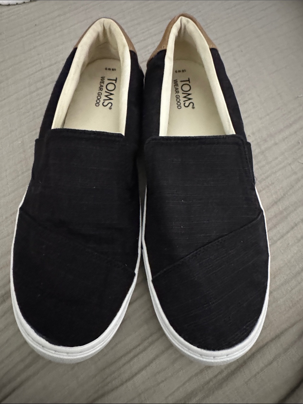 Toms Black Slip-On Kameron Canvas Shoes with Tan Heel Accent women’s 9M